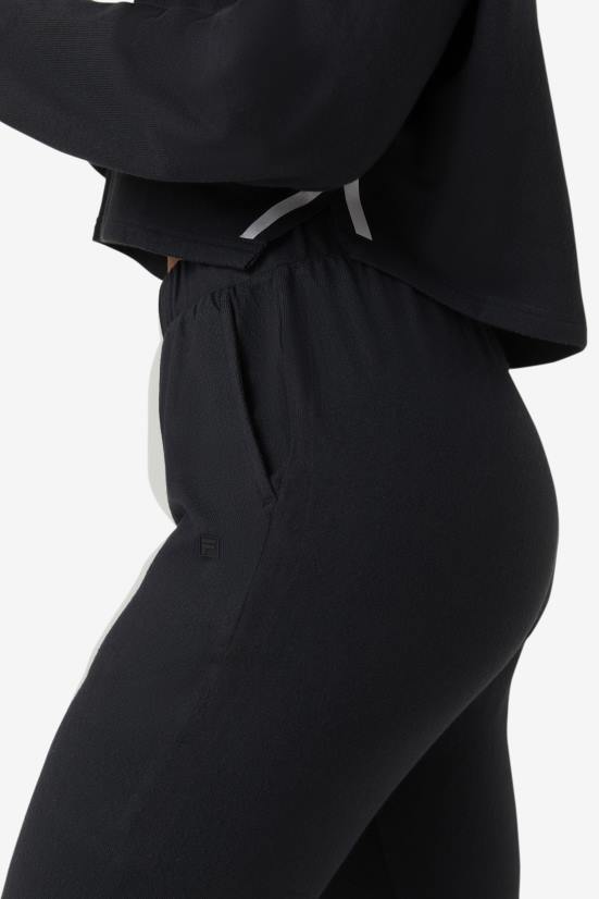 שָׁחוֹר FILA fi-lux jogger שחור פילה 68LF2015