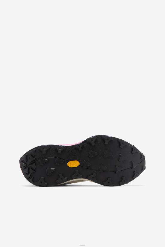 לבן/ורוד גלו/שחור FILA נשים r1 ראנר x barneys fila לבן/ורוד גלו/שחור 68LF1334